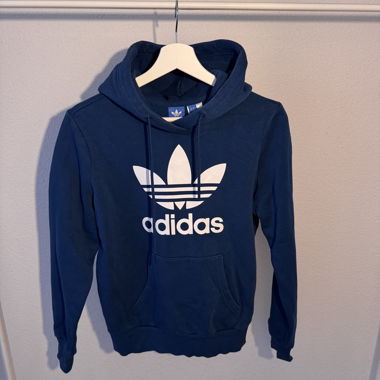 Sweat à capuche – T. S