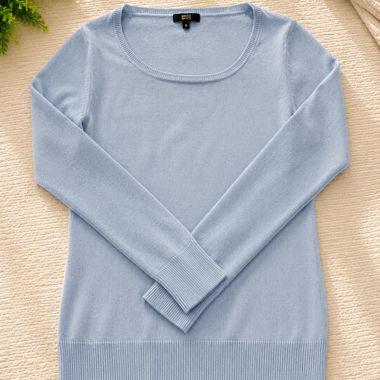 Maglione azzurro chiaro