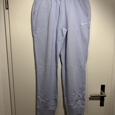 Pantaloni sportivi Nike viola