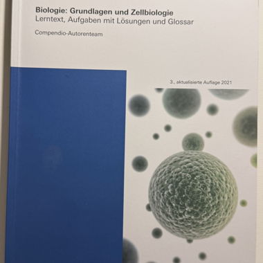 2 Libri di Biologia Compendio KME