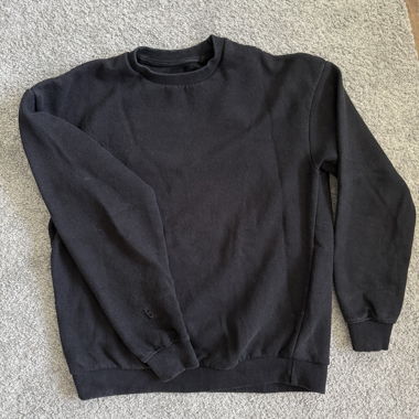 Bershka Basic-Sweatshirt in Schwarz 