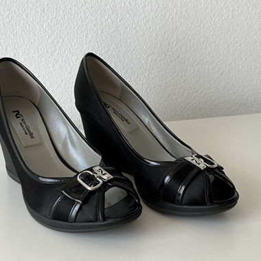 Nero Giardini. Black, open toe, wedge.