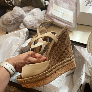Brandneue Gucci Damen-Keilabsatz Sandalen