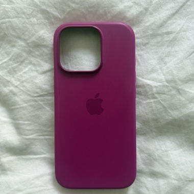 Apple iPhone 16 Pro Fuchsia Case