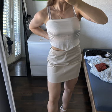 Top satin blanc 