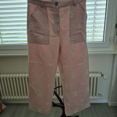 Pantalon brodé rose 