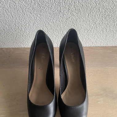 Schwarze elegante Pumps