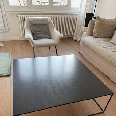 Table basse carrée métal noir