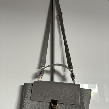 Sac gris en cuir 