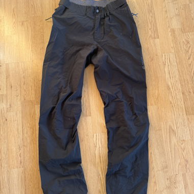 Pantaloni impermeabili