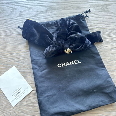 Chanel vip scrunchie