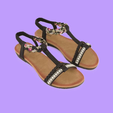 Nuove sandali da donna con dettagli gioiello 