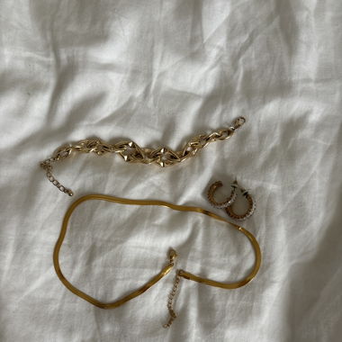 gold jewellery