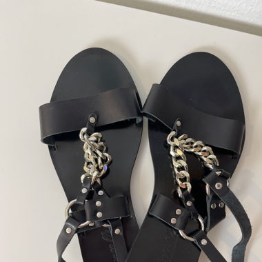 Leather sandals 