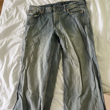 weekday jeans