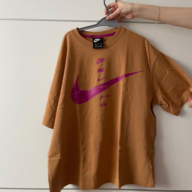 Nike T-shirt