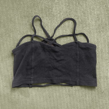 Schwarzes Crop Top
