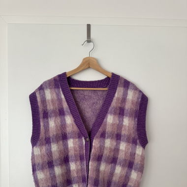 Fluffy Chequed Vest