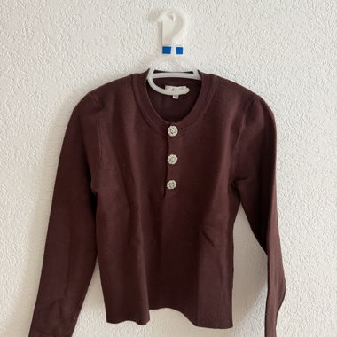 Brown buttoned cardigan