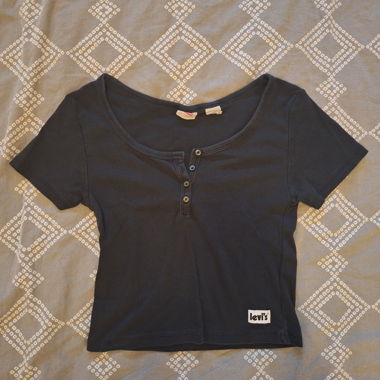 Top corto nero Levi's