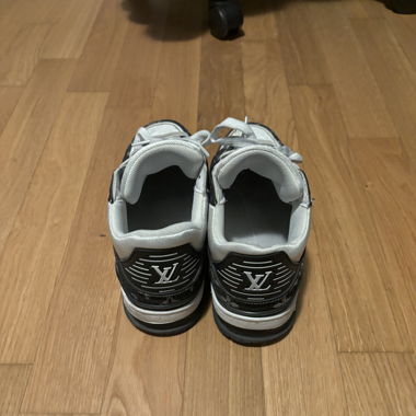 Lv Trainers 
