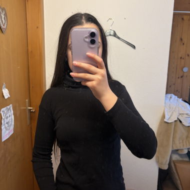 Black turtleneck long sleeves