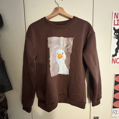 Brown duck sweatshirt
