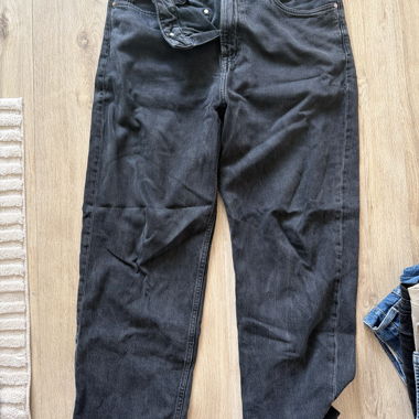 Loose Fit Black Jeans - Top Zustand 