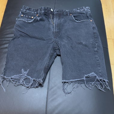 Short en denim noir