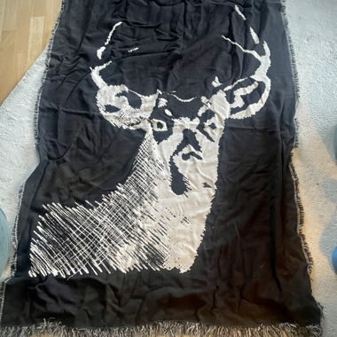 Grande coperta con testa di cervo