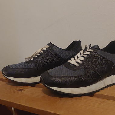 Sneaker neri con suola Vibram