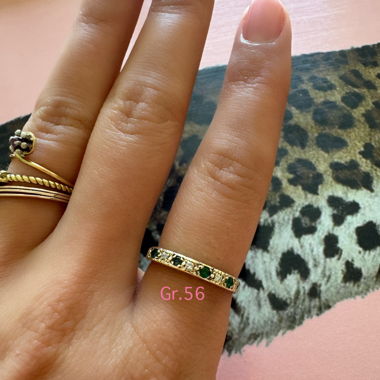 9ct Gold Emerald & Diamond Ring