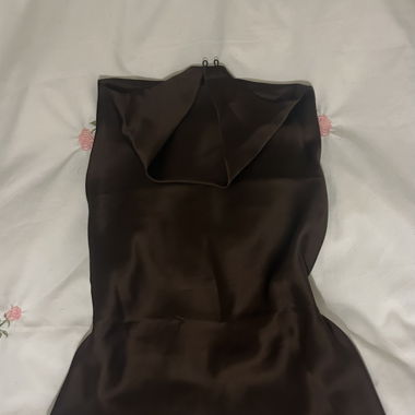 Top Zara in raso con scollo a trogolo