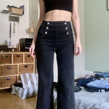 Jeans a zampa alto in vita
