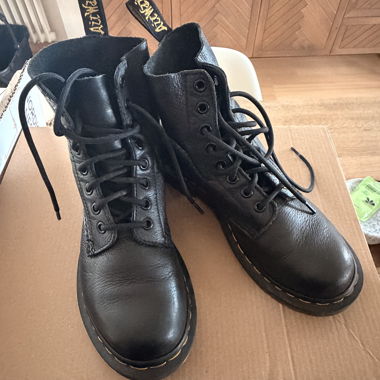 Dr. Martens Pascal