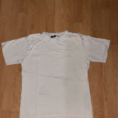 White t-shirt 
