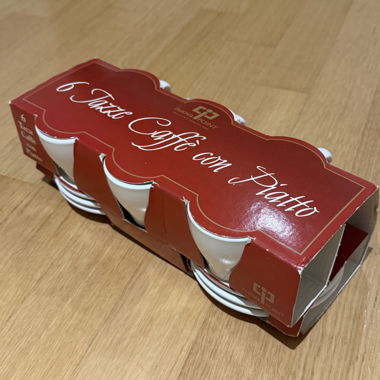 6 tasses à café avec soucoupes