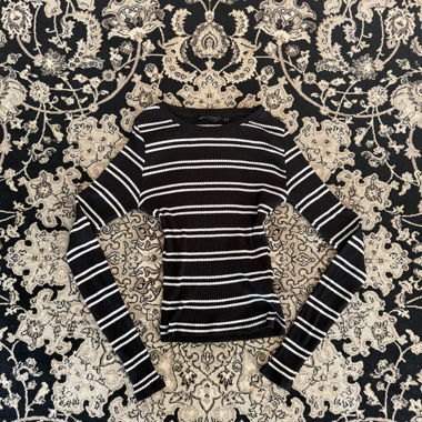 Top a maniche lunghe a righe New Look