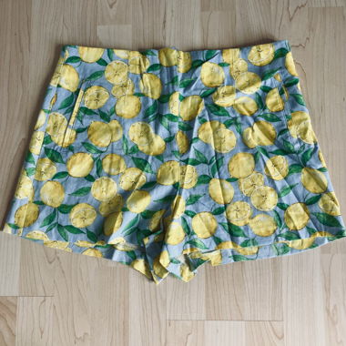 Zara Shorts mit Zitronenprint