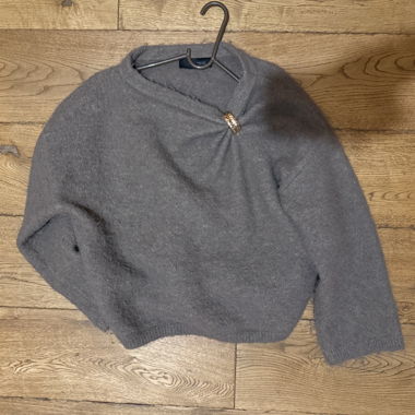 Grau melierter Wollpullover