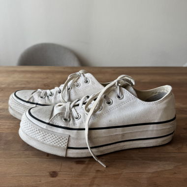 Converse basses blanches à plateforme (37)