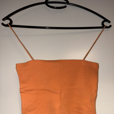 Top orange 