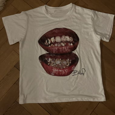 Shirt with lips y2k