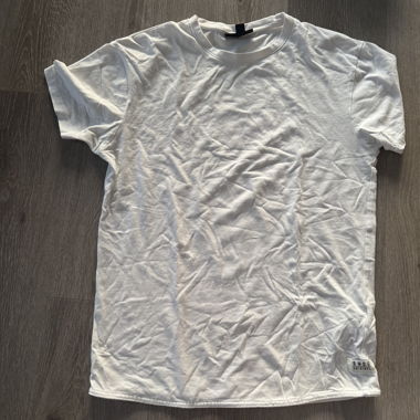 Weisses T-Shirt 