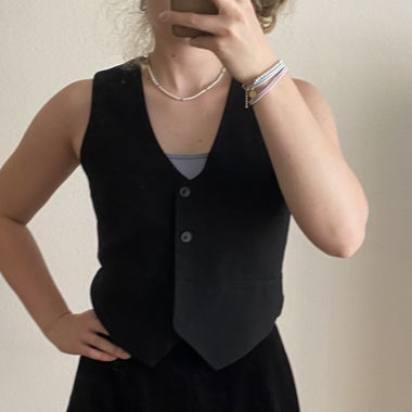 Gilet femme noir avec fermeture à nouer