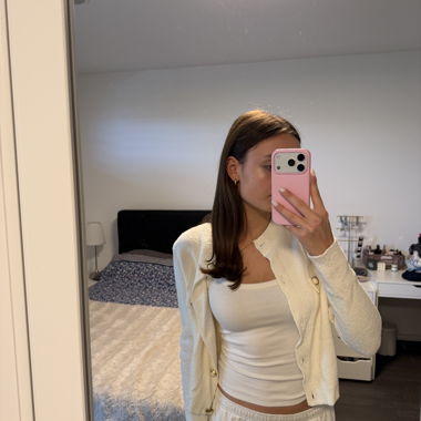 Cardigan in maglia crema Mango