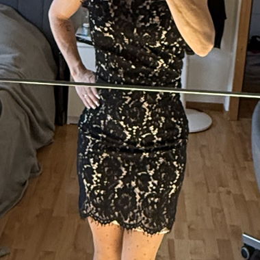 Abito in Pizzo Nero