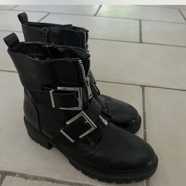 Even&odd Boots