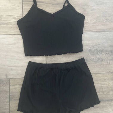 TOP AND SHORTS UNWORN SIZE S
