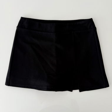 Schwarzer Rock-Shorts